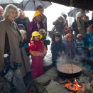 The Children in Granebo/Radiostasjonen Kindergarten play outdoor in all kinds of weather. A nice fire and something hot tastes extra good in bad weather (Photo: Marit Hommedal / Scanpix)